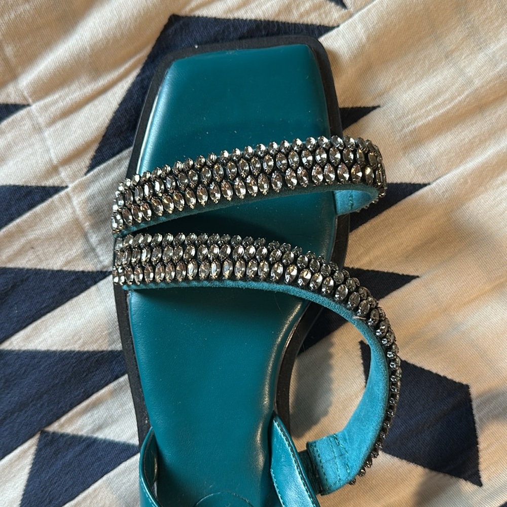 Vince Camuto Prizza Strappy Sandals - Picture 5 of 5